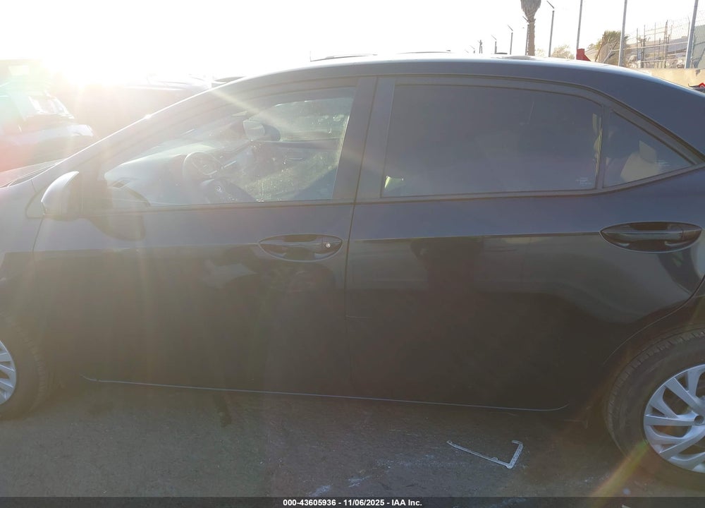 2018 TOYOTA COROLLA LE VIN: 5YFBURHEXJP778430
