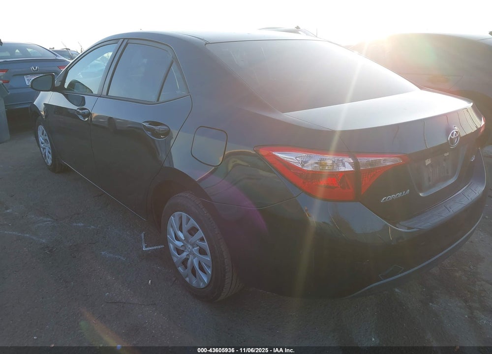 2018 TOYOTA COROLLA LE VIN: 5YFBURHEXJP778430