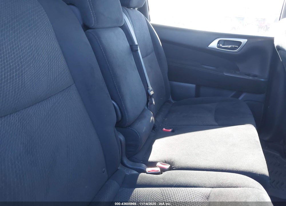 2015 NISSAN PATHFINDER S VIN: 5N1AR2MM4FC712579