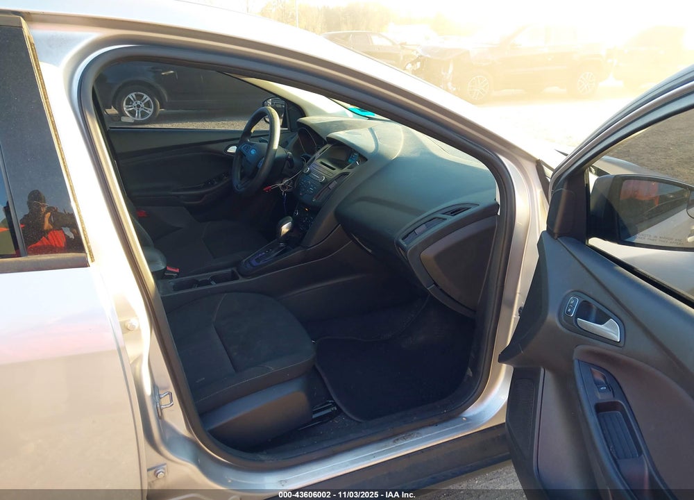 2017 FORD FOCUS SE VIN: 1FADP3K23HL216230