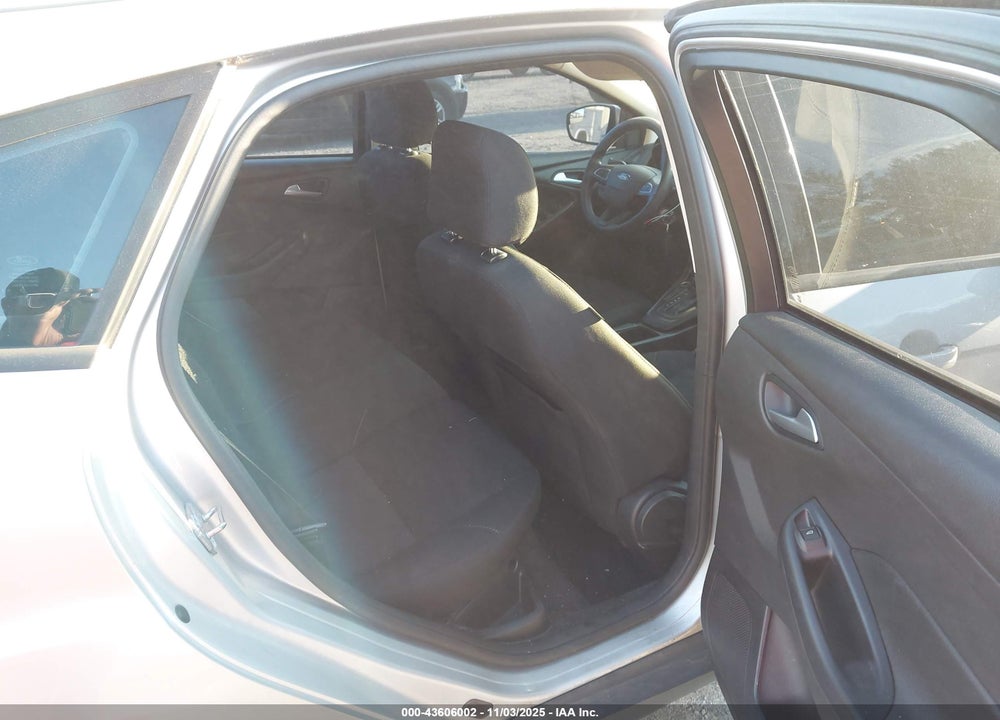 2017 FORD FOCUS SE VIN: 1FADP3K23HL216230