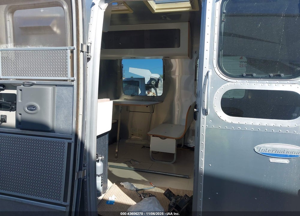 2004 AIRSTREAM OTHER VIN: 1STCFYJ254J516625