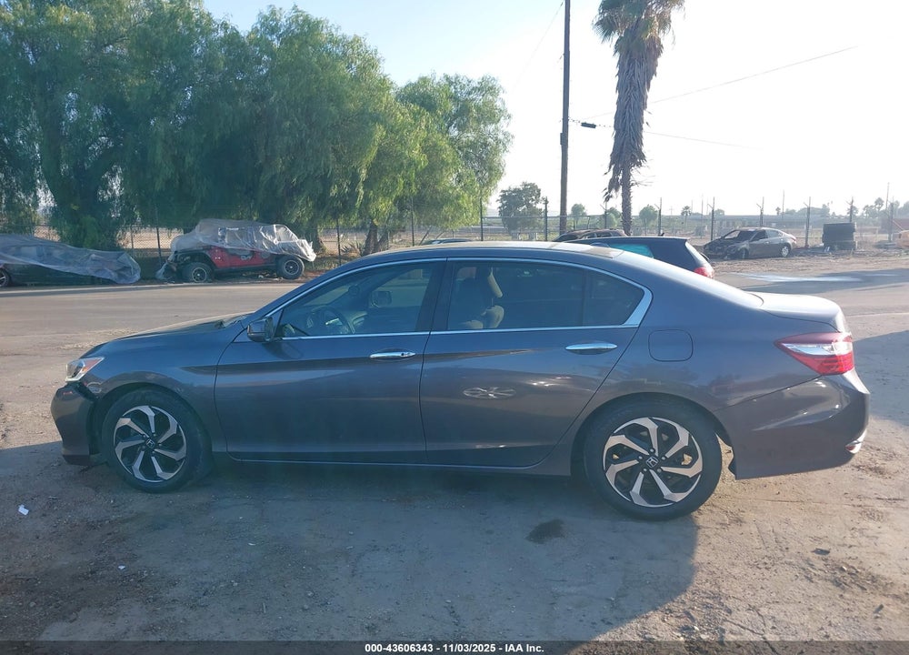 2017 HONDA ACCORD VIN: 1HGCR2F75HA032081