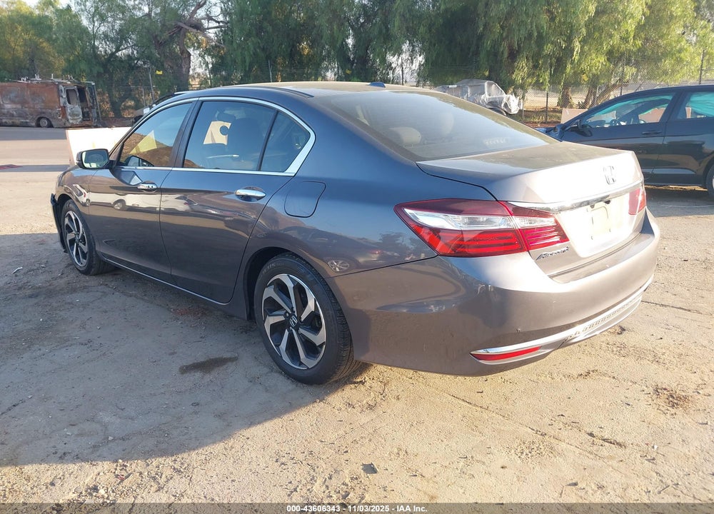2017 HONDA ACCORD VIN: 1HGCR2F75HA032081