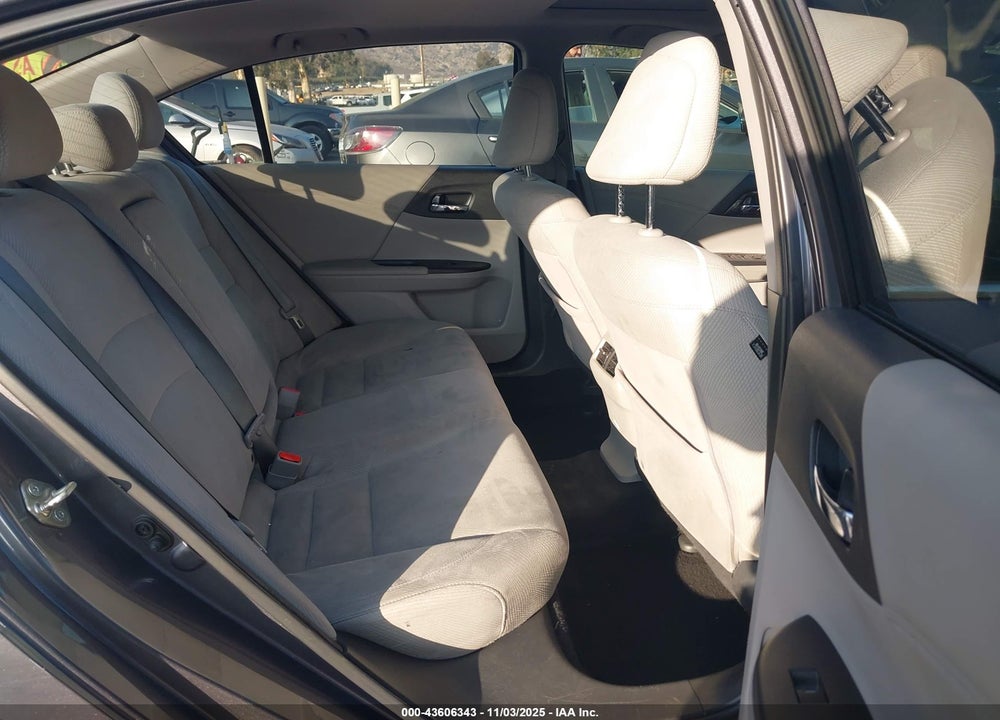 2017 HONDA ACCORD VIN: 1HGCR2F75HA032081