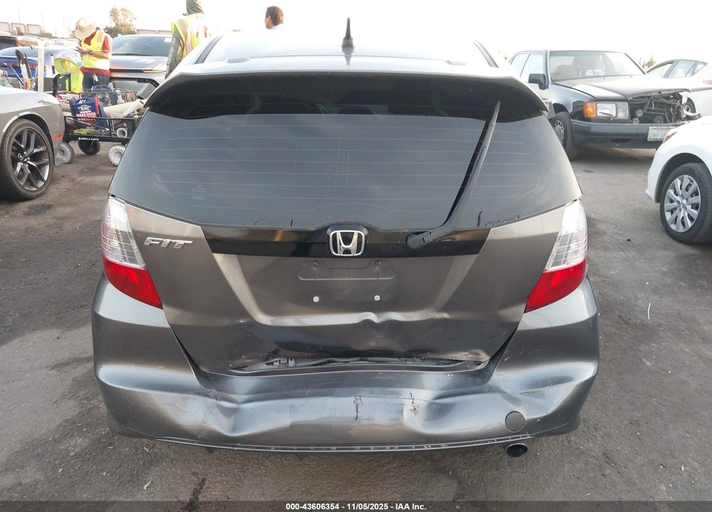 2013 HONDA FIT SPORT VIN: JHMGE8G55DC068135