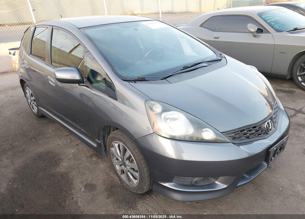 2013 HONDA FIT SPORT VIN: JHMGE8G55DC068135