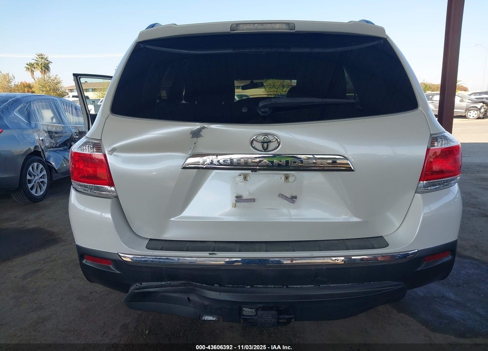 2013 TOYOTA HIGHLANDER BASE PLUS V6 VIN: 5TDZK3EH7DS135884