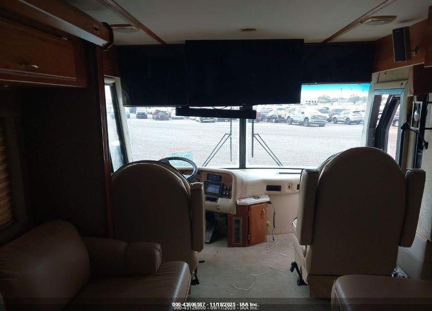 2000 SAFARI MOTERCOACH VIN: 4SLD9HR21Y1114119