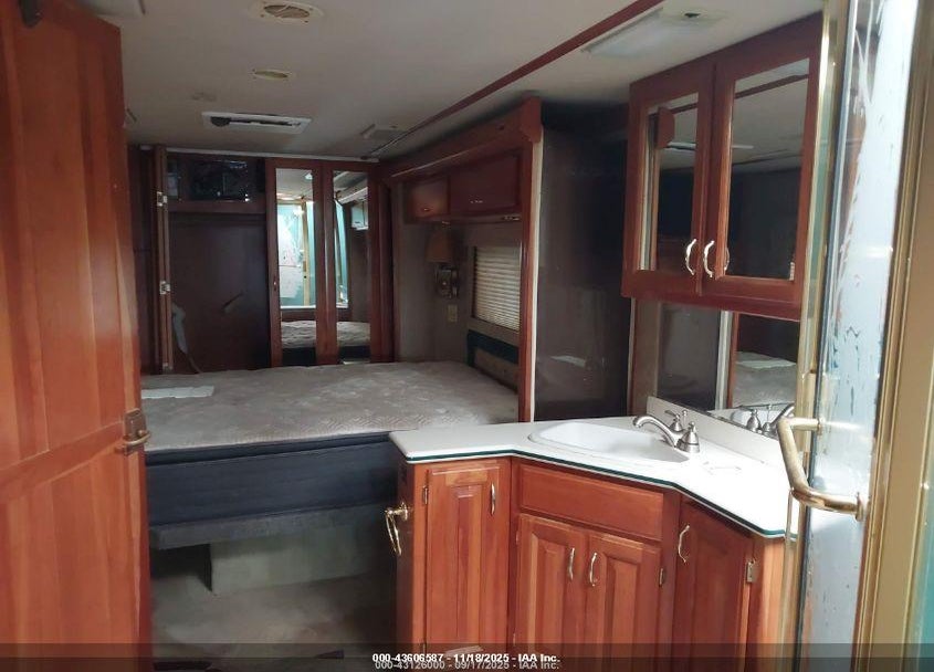 2000 SAFARI MOTERCOACH VIN: 4SLD9HR21Y1114119