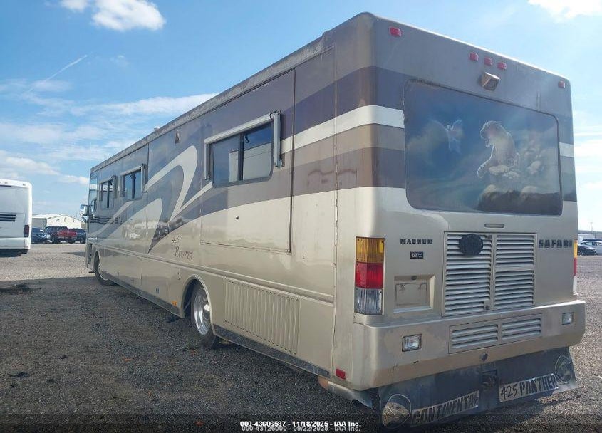 2000 SAFARI MOTERCOACH VIN: 4SLD9HR21Y1114119