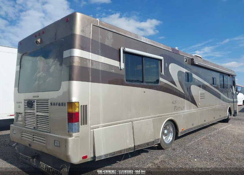 2000 SAFARI MOTERCOACH VIN: 4SLD9HR21Y1114119