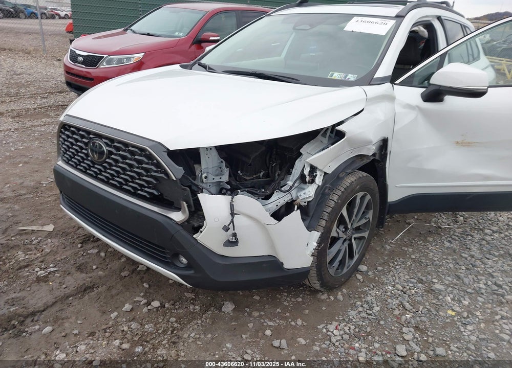 2023 TOYOTA COROLLA CROSS XLE VIN: 7MUDAABG0PV054006