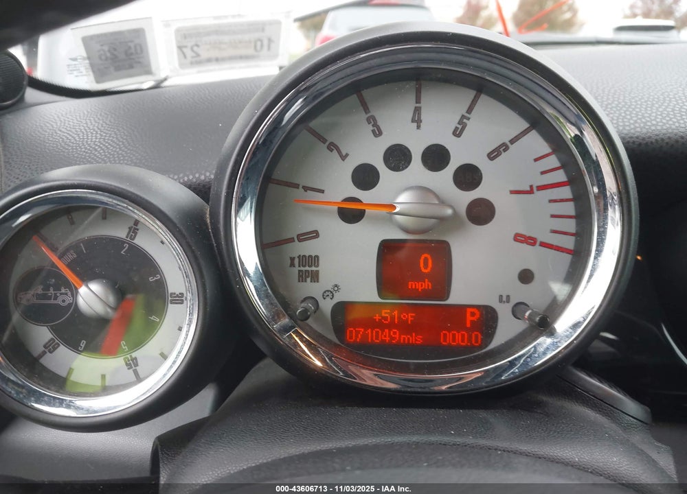 2010 MINI COOPER VIN: WMWMS3C53ATZ84827