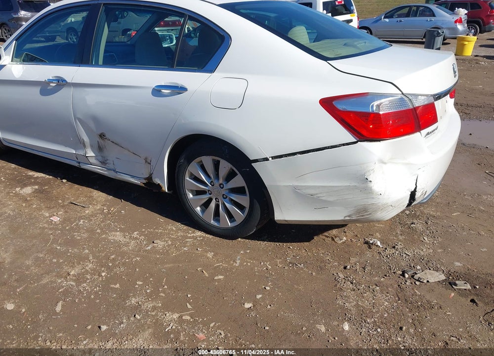 2013 HONDA ACCORD VIN: 1HGCR2F70DA249189