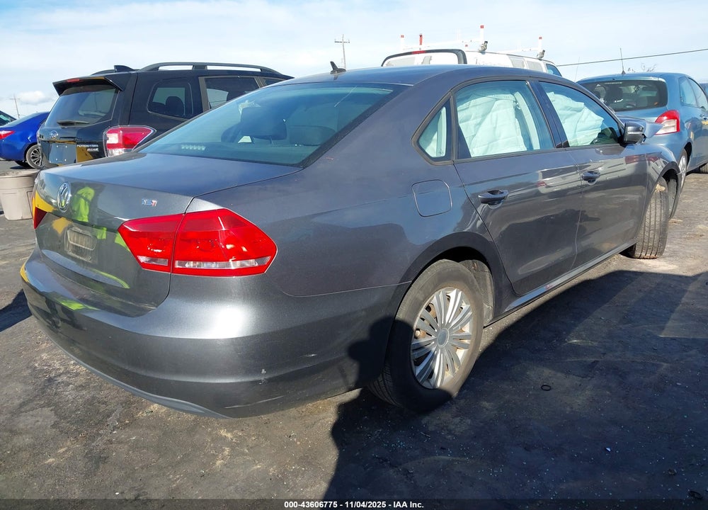 2015 VOLKSWAGEN PASSAT VIN: 1VWAT7A30FC076853