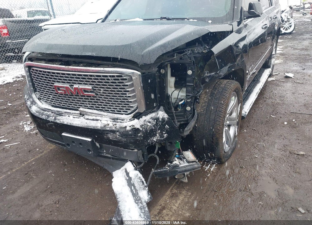 2016 GMC YUKON DENALI VIN: 1GKS2CKJXGR201036