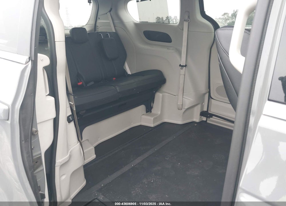 2021 CHRYSLER PACIFICA TOURING L VIN: 2C4RC1BG6MR575214