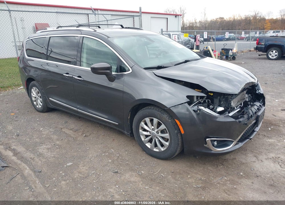 2019 CHRYSLER PACIFICA TOURING L VIN: 2C4RC1BG5KR613450