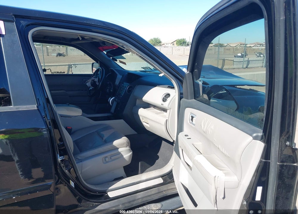 2009 HONDA PILOT EX-L VIN: 5FNYF38569B015958