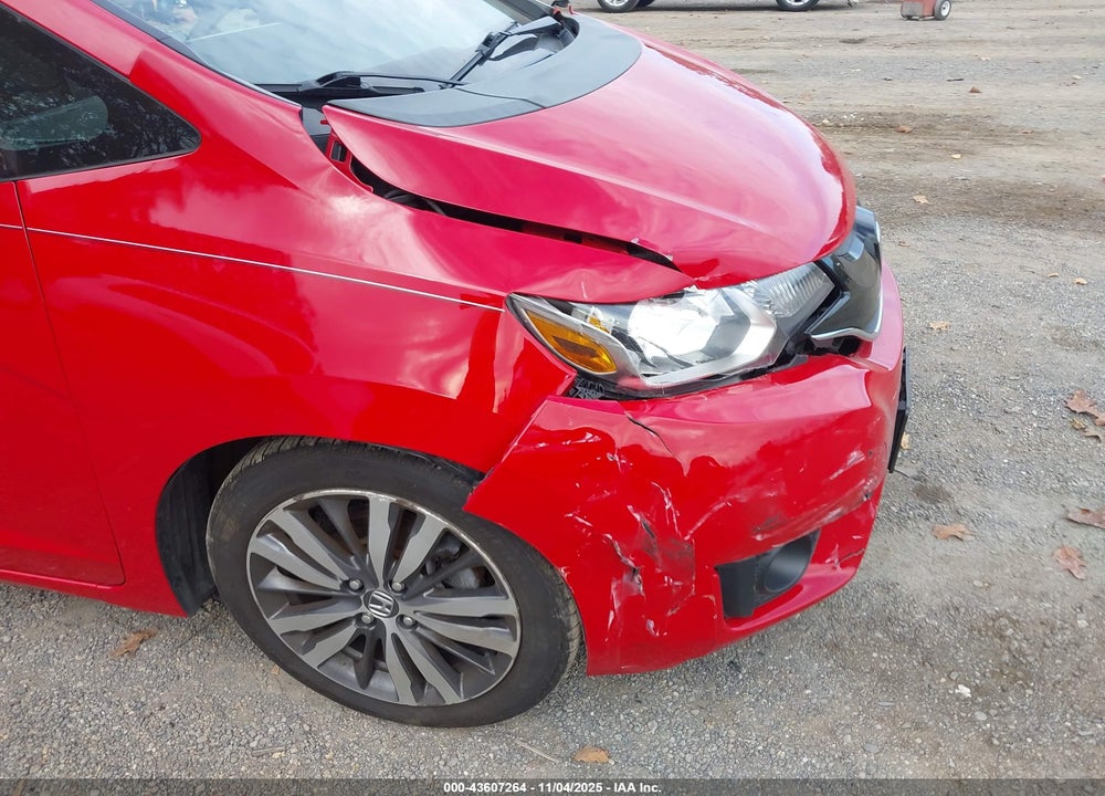 2015 HONDA FIT VIN: 3HGGK5H87FM704493