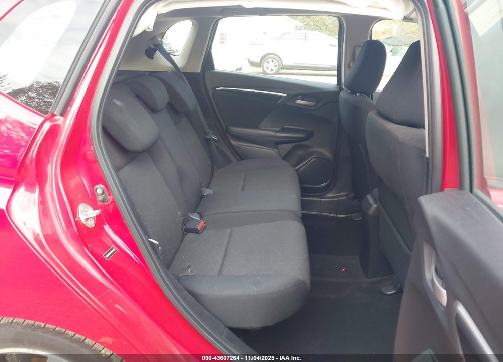 2015 HONDA FIT VIN: 3HGGK5H87FM704493