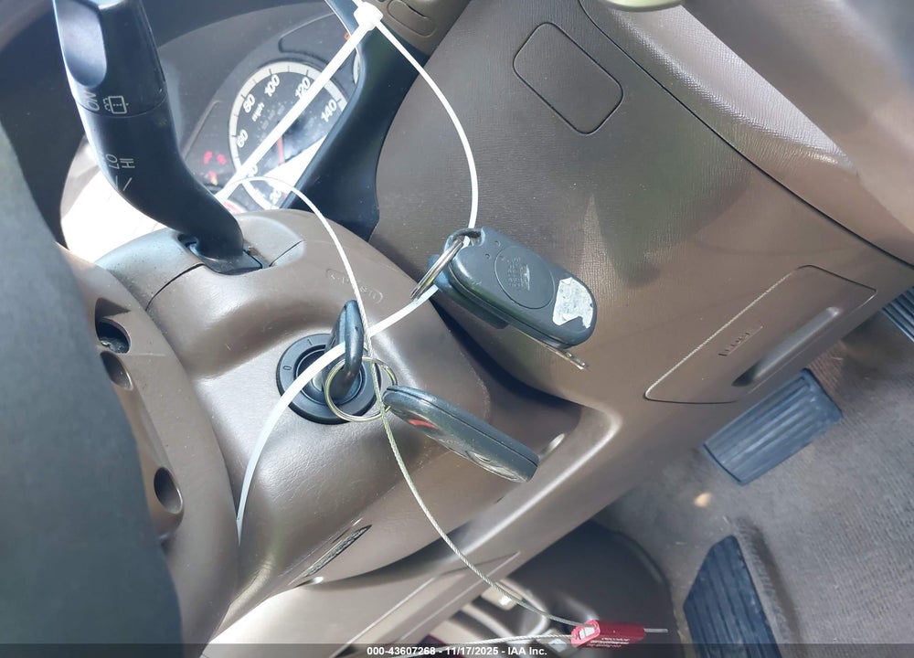 2002 HONDA CR-V LX VIN: JHLRD68452C013899