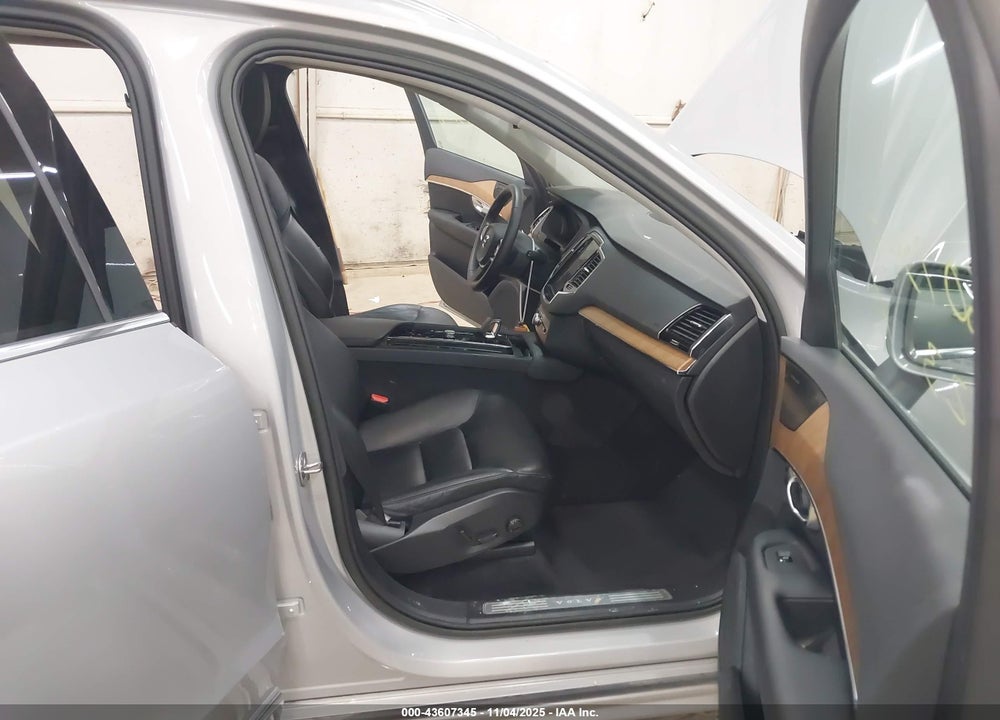 2023 VOLVO XC90 VIN: YV40621N7P1902568