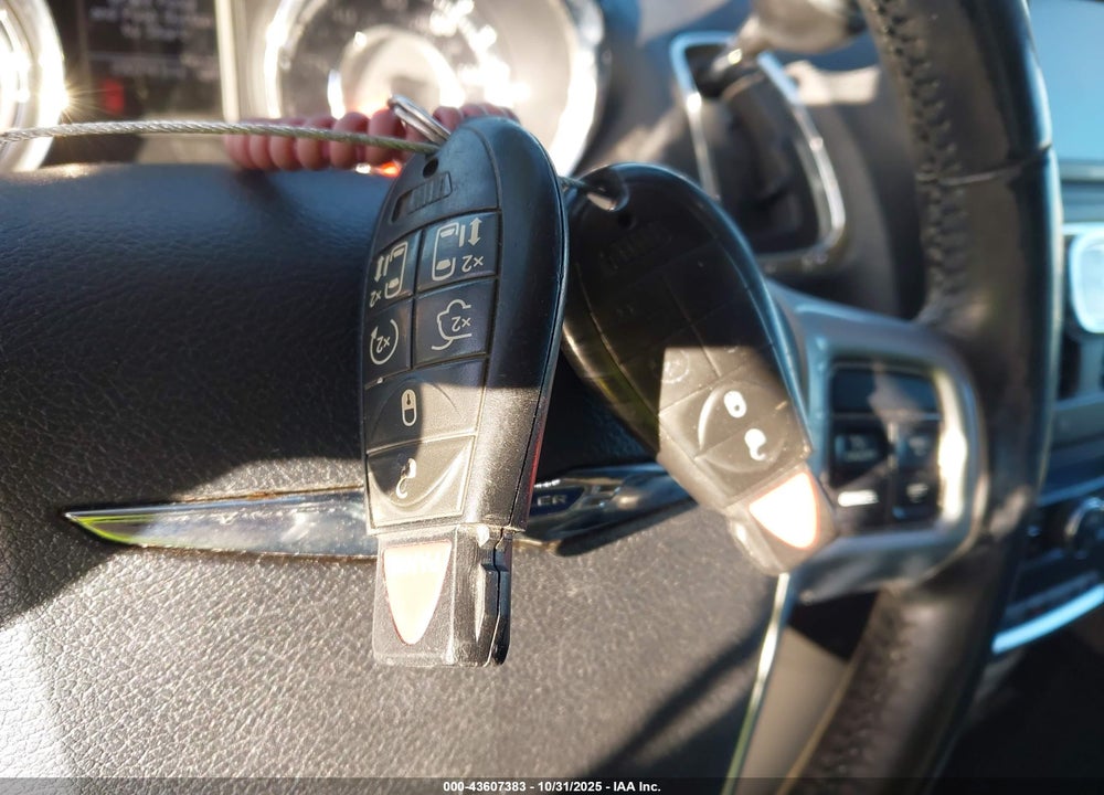2011 CHRYSLER TOWN & COUNTRY TOURING-L VIN: 2A4RR8DG2BR784445