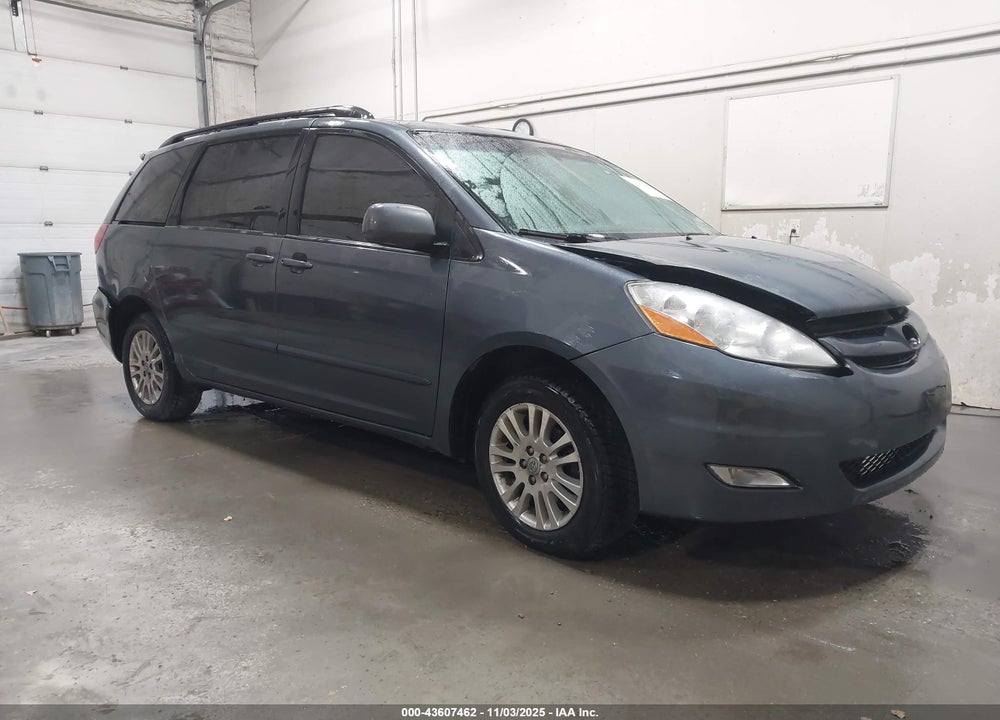 2010 TOYOTA SIENNA XLE VIN: 5TDDK4CCXAS032655