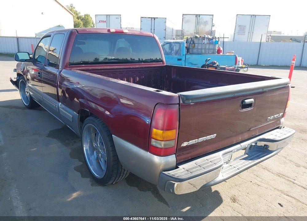 2000 CHEVROLET SILVERADO 1500 LS VIN: 2GCEC19T5Y1298299