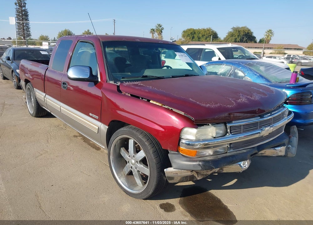 2000 CHEVROLET SILVERADO 1500 LS VIN: 2GCEC19T5Y1298299