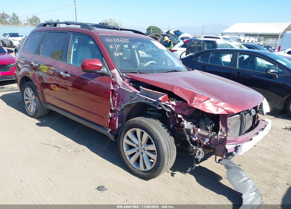 2011 SUBARU FORESTER 2.5X PREMIUM VIN: JF2SHBDC4BH736124
