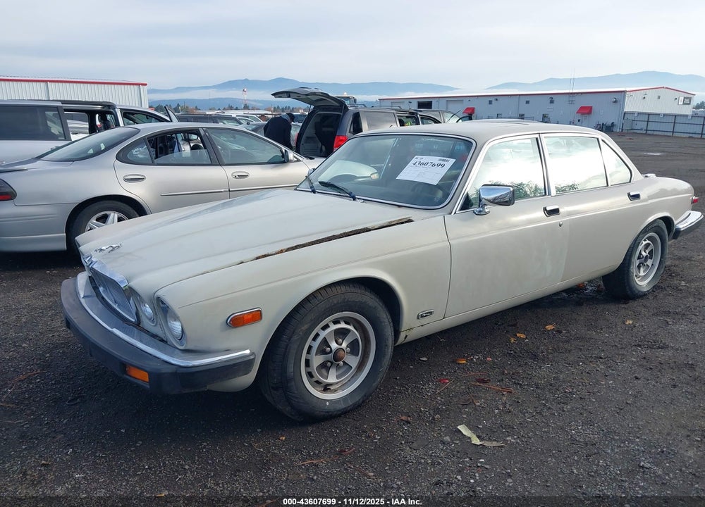 1985 JAGUAR XJ6 VIN: SAJAV1340FC394392