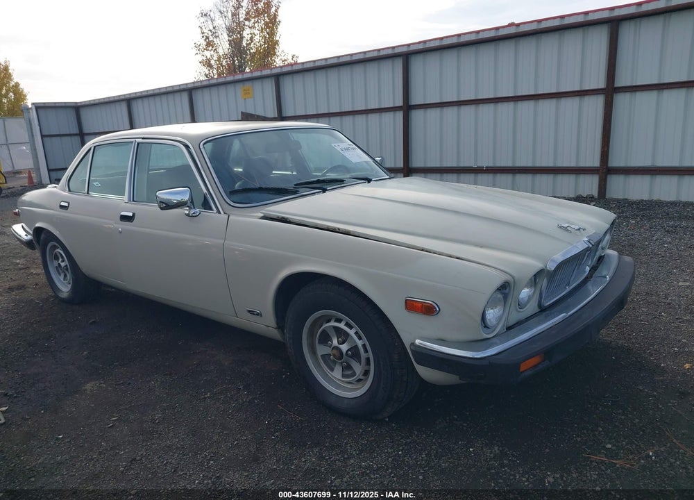 1985 JAGUAR XJ6 VIN: SAJAV1340FC394392