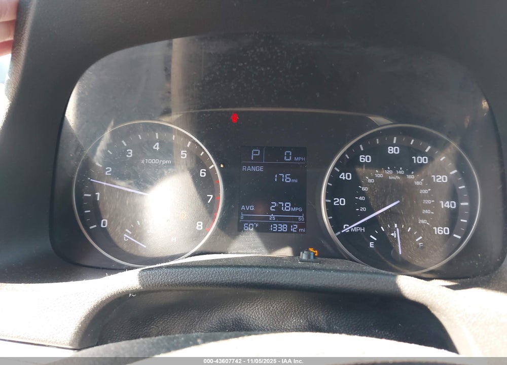2017 HYUNDAI ELANTRA SE VIN: 5NPD74LF1HH135216
