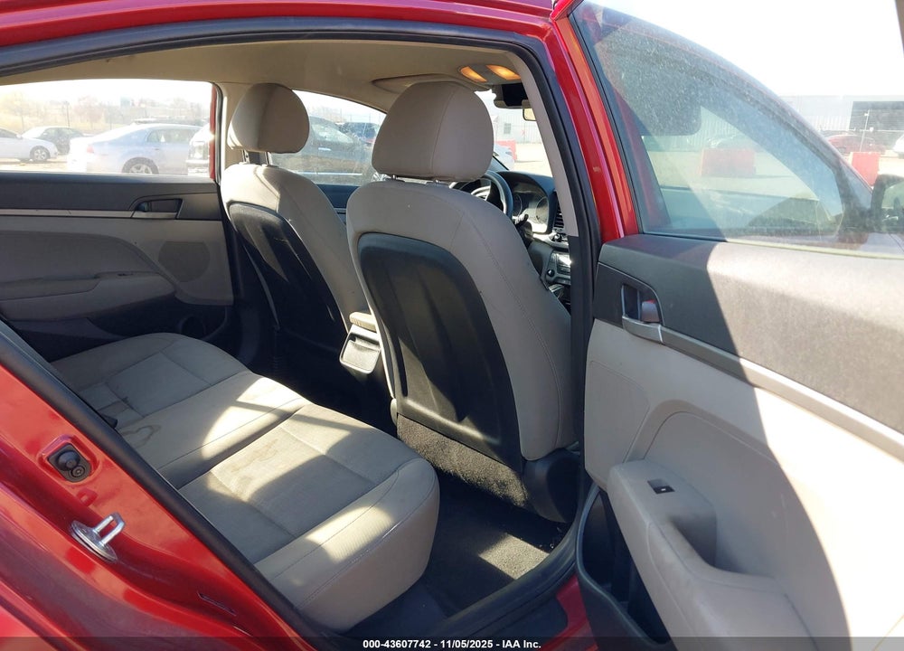 2017 HYUNDAI ELANTRA SE VIN: 5NPD74LF1HH135216