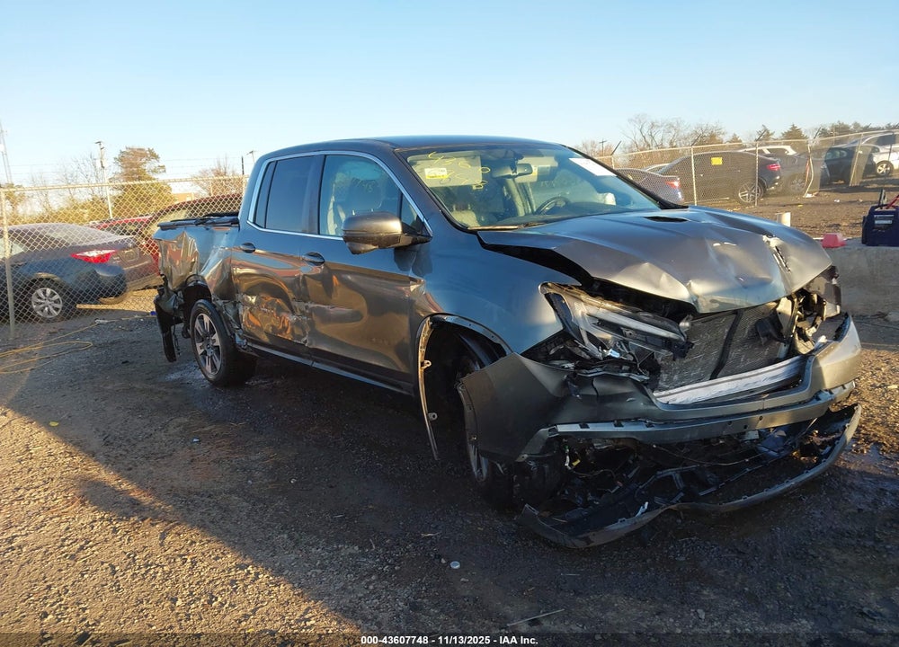 2017 HONDA RIDGELINE RTL-T VIN: 5FPYK3F61HB026489