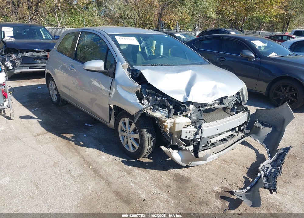 2015 TOYOTA YARIS LE VIN: VNKJTUD35FA028099