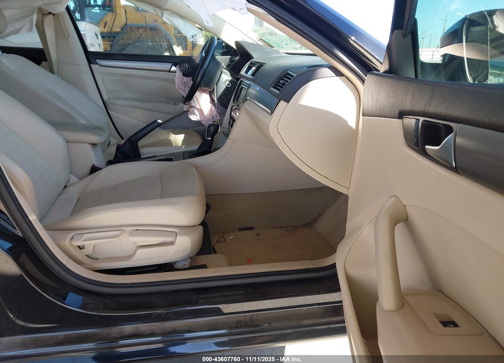 2015 VOLKSWAGEN PASSAT 1.8T SE VIN: 1VWBS7A32FC003992