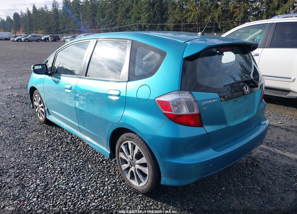 2013 HONDA FIT SPORT VIN: JHMGE8H55DC028751