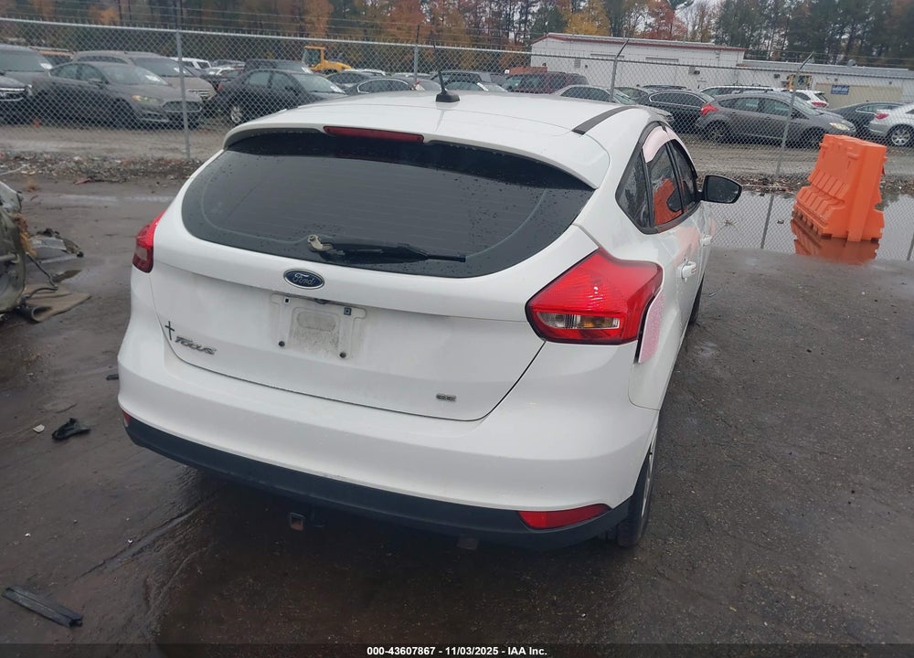 2018 FORD FOCUS SE VIN: 1FADP3K26JL212565