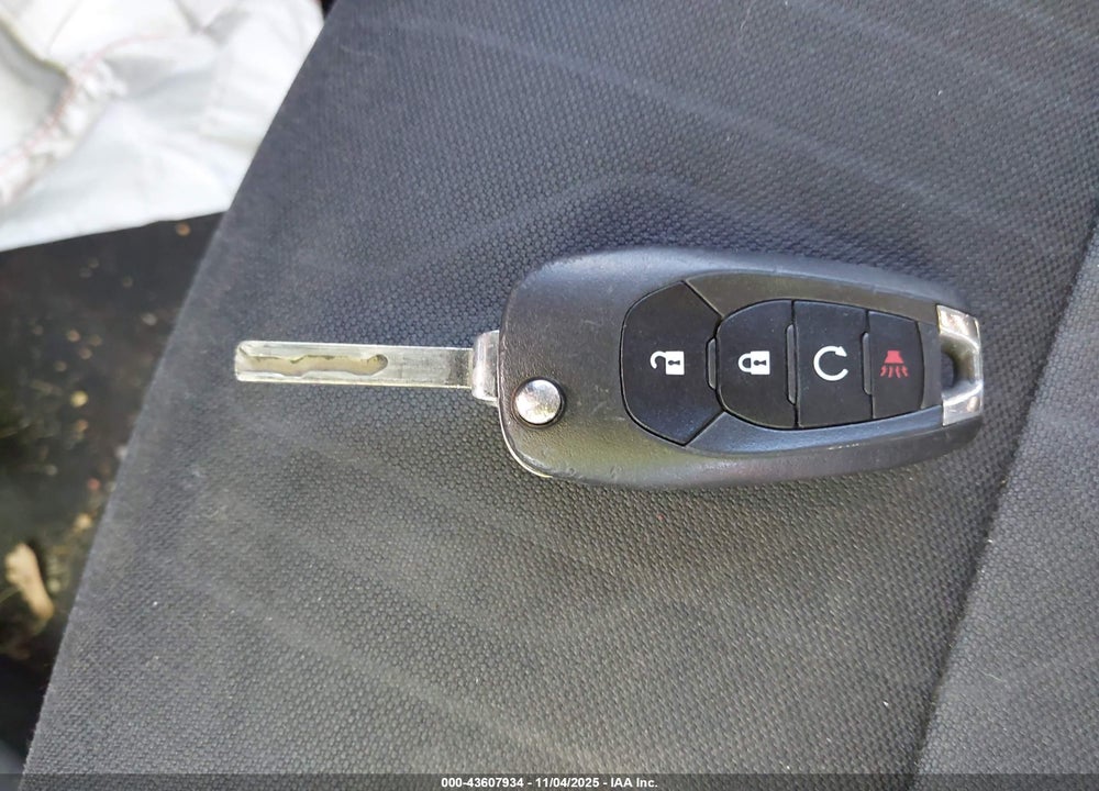 2019 CHEVROLET TRAX LT VIN: 3GNCJPSB1KL378052