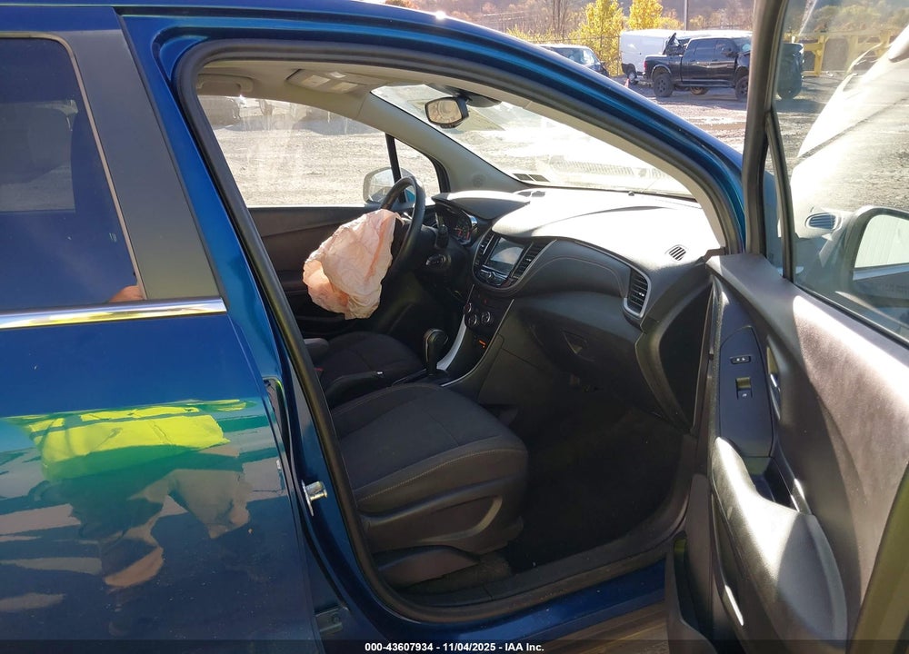 2019 CHEVROLET TRAX LT VIN: 3GNCJPSB1KL378052