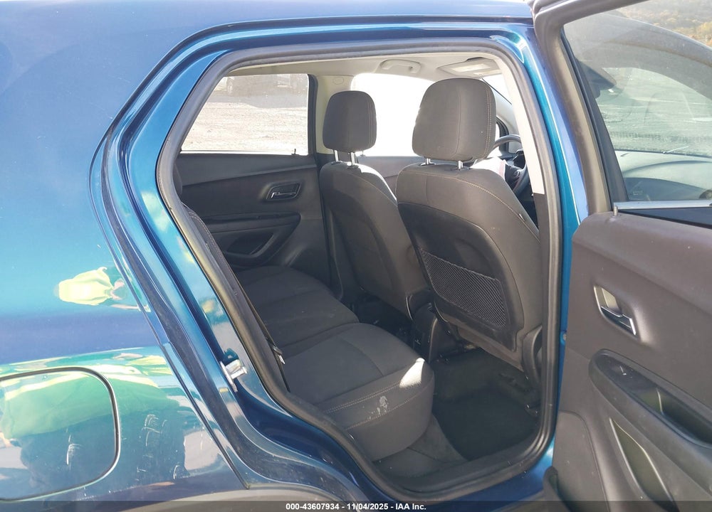 2019 CHEVROLET TRAX LT VIN: 3GNCJPSB1KL378052