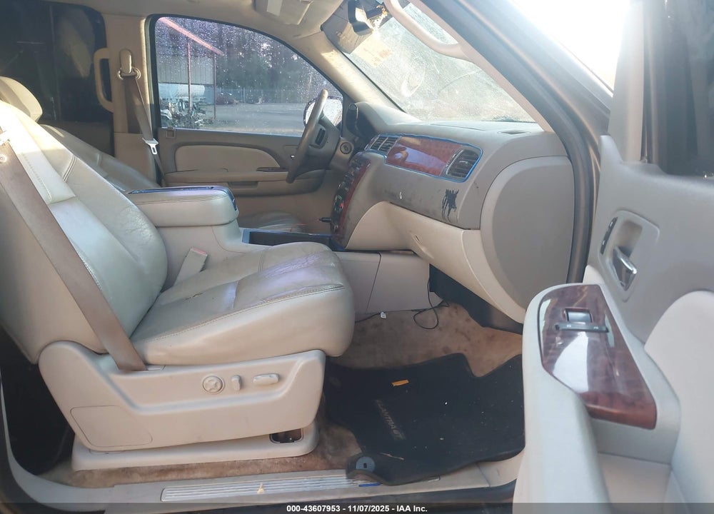 2007 CHEVROLET TAHOE LT VIN: 1GNFC13J67R298143
