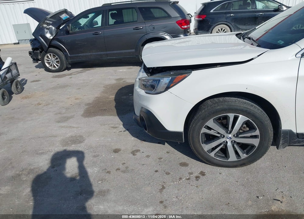 2018 SUBARU OUTBACK 3.6R LIMITED VIN: 4S4BSENC9J3221434