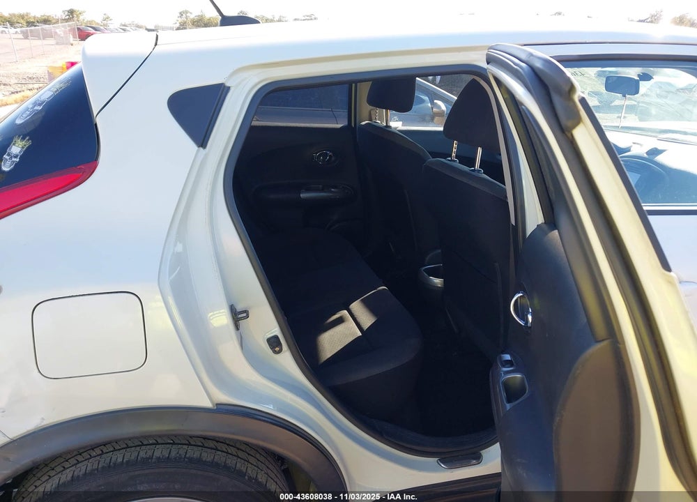 2011 NISSAN JUKE SV VIN: JN8AF5MR5BT003250