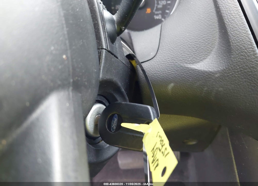2015 FORD FOCUS SE VIN: 1FADP3K28FL239483