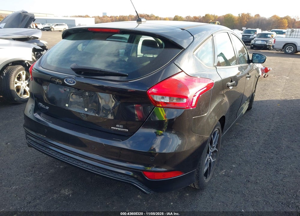 2015 FORD FOCUS SE VIN: 1FADP3K28FL239483